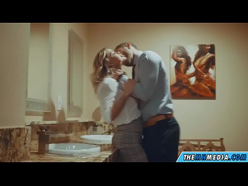 ❤️ Cum busty flava seducit in latrinae publicae Porn video  at la.friendmap.top